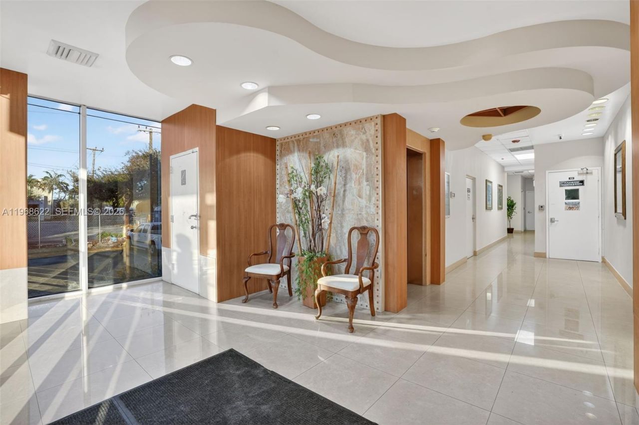 6067 Hollywood Blvd , Hollywood, FL 33024 Photo