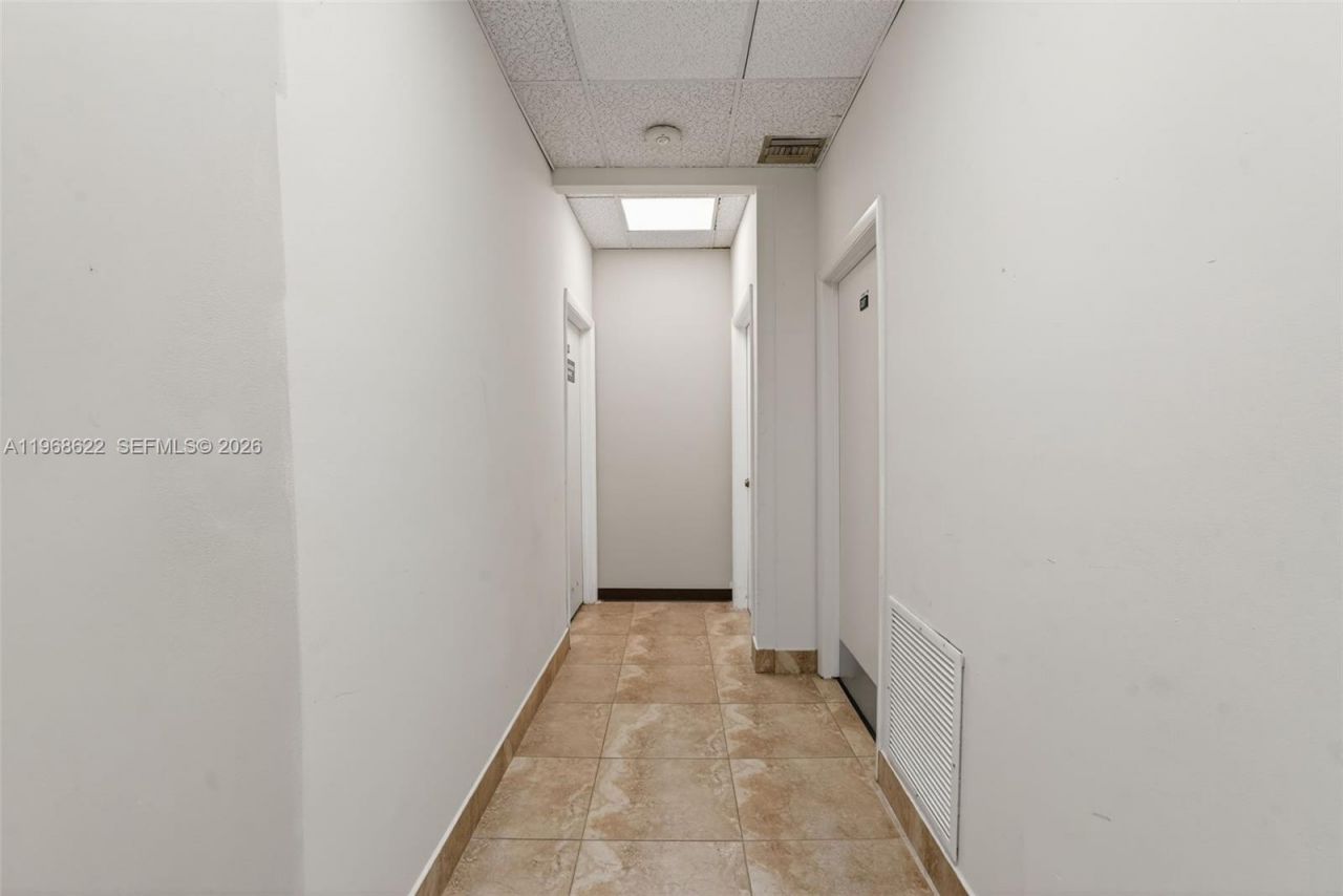 6067 Hollywood Blvd , Hollywood, FL 33024 Photo