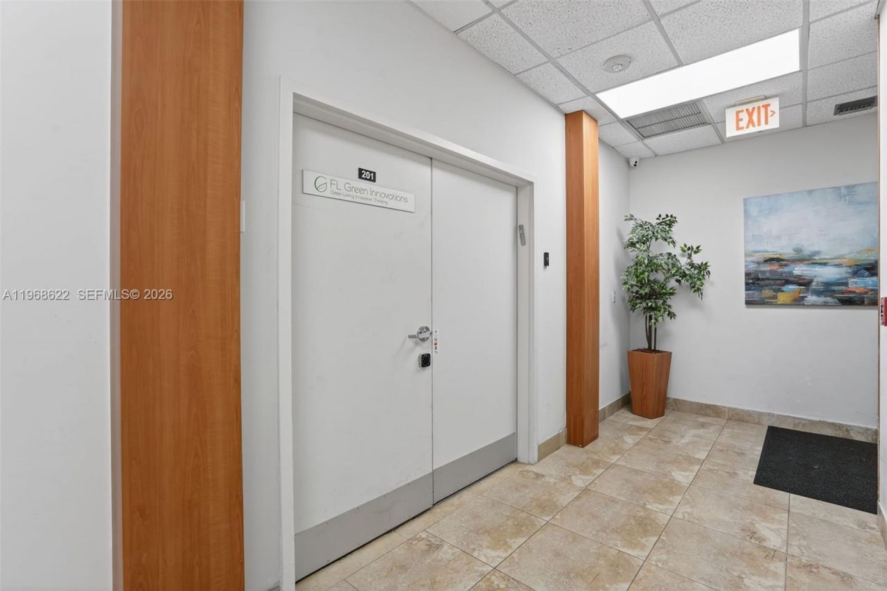 6067 Hollywood Blvd , Hollywood, FL 33024 Photo