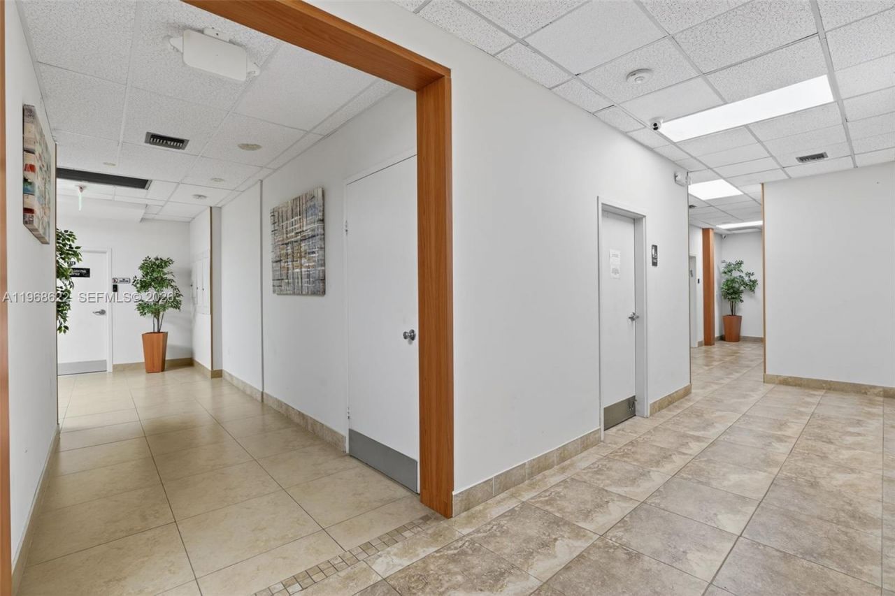 6067 Hollywood Blvd , Hollywood, FL 33024 Photo