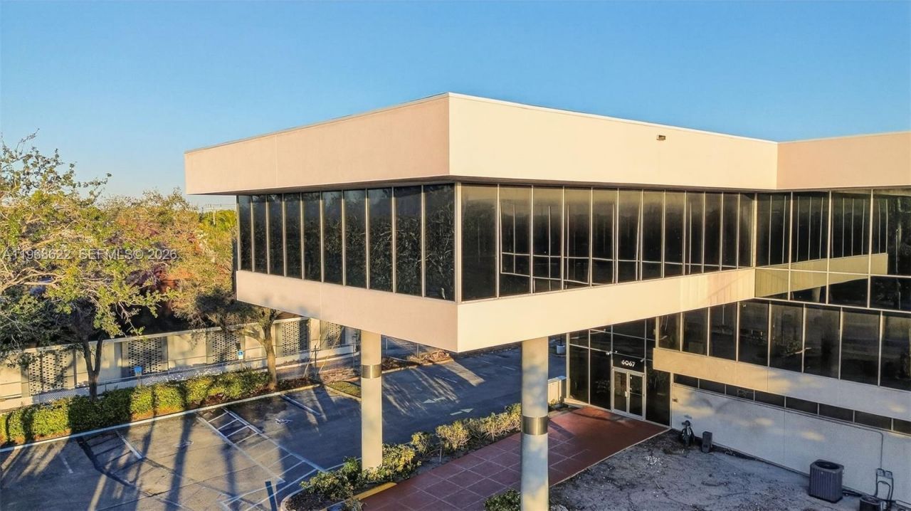 6067 Hollywood Blvd , Hollywood, FL 33024 Photo