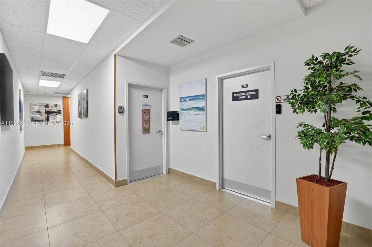 6067 Hollywood Blvd , Hollywood, FL 33024 Photo