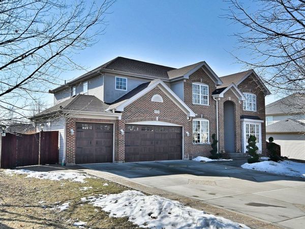 5761 PROVIDENCE Drive, Hoffman Estates, IL 60192