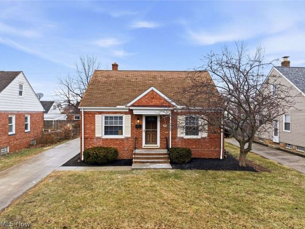 325 E 327th Street, Willowick, OH 44095