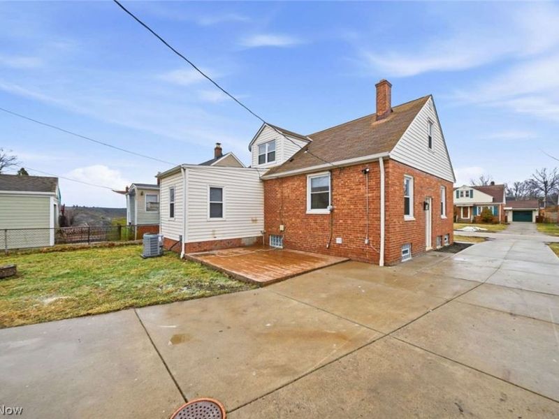 325 E 327th Street, Willowick, OH 44095 Photo 24