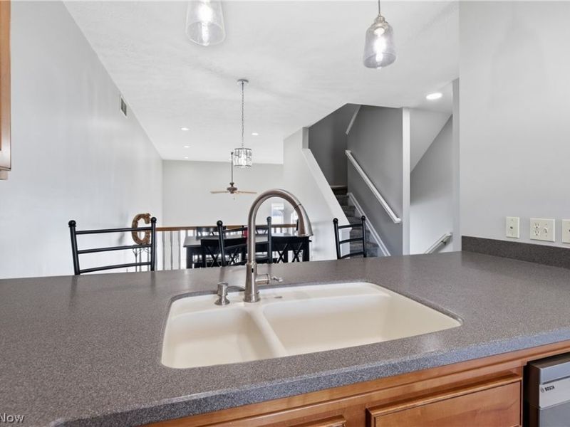 323 Arizona Avenue, Lorain, OH 44052 Photo 10