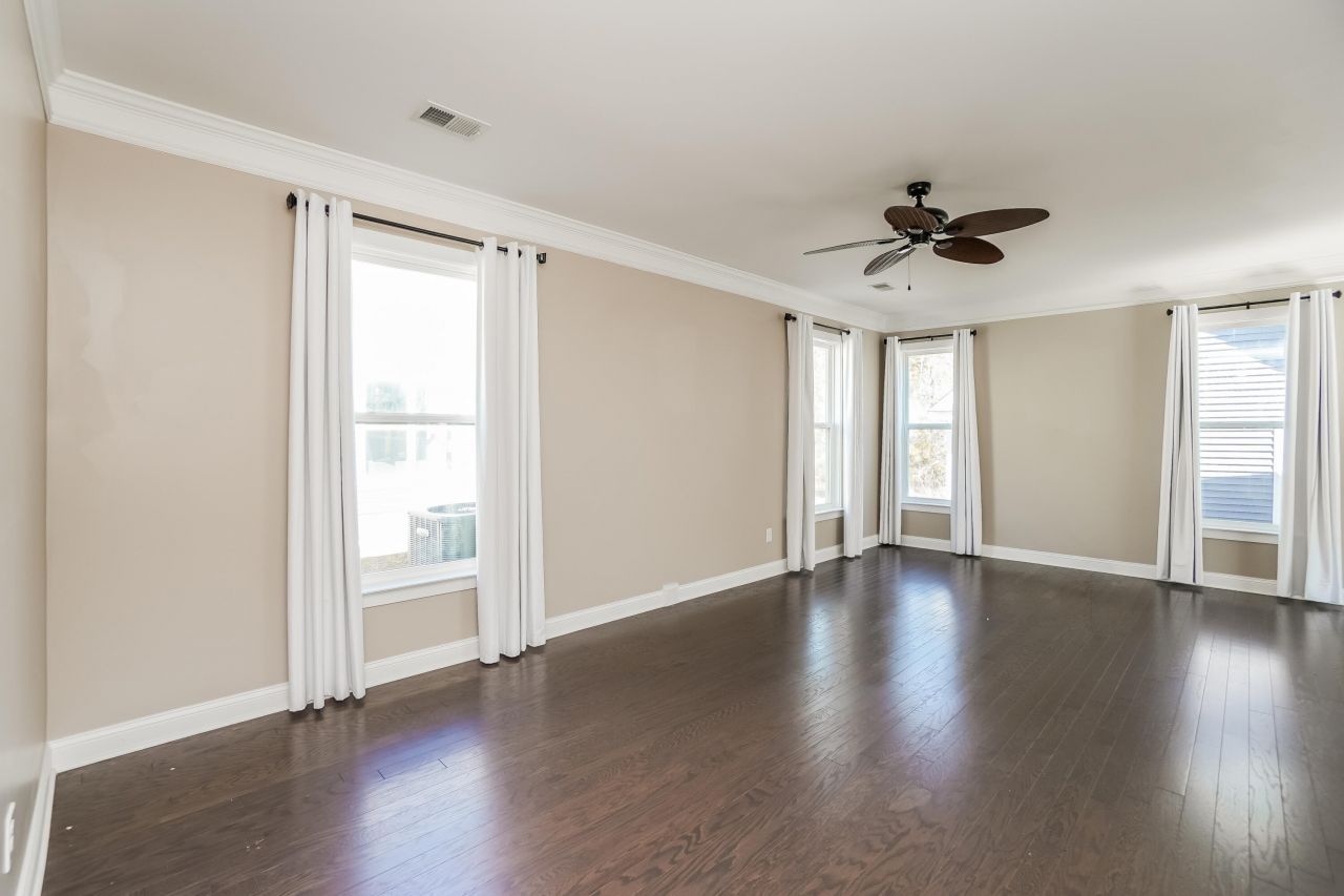 1144 Twitchell Street Photo 7