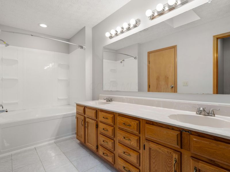 8100 Treebrook Lane, Westerville, OH 43081 Photo 26