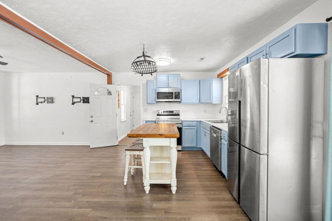 1115 Scott Dr.  Photo 12