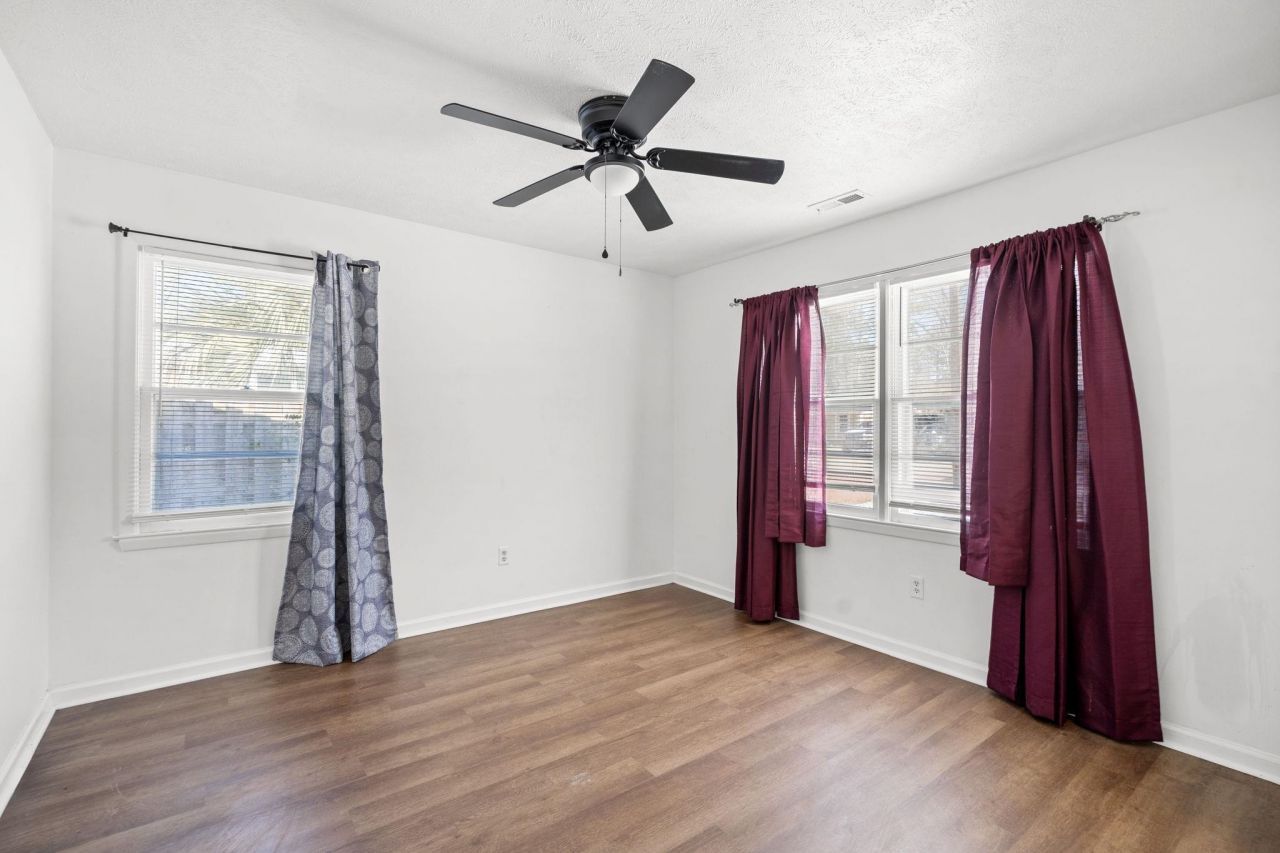 1115 Scott Dr.  Photo 21