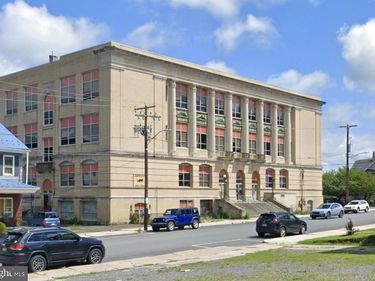 15 E BERTSCH STREET , LANSFORD, PA 18232