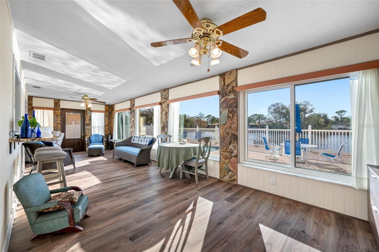 1822 Winchester Road N, Saint Petersburg, FL 33710 Photo