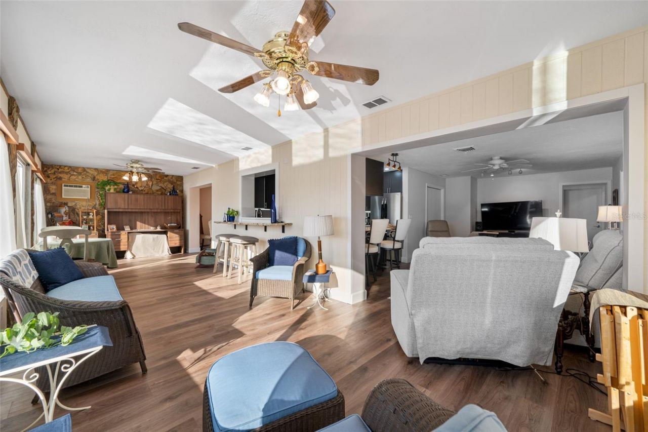 1822 Winchester Road N, Saint Petersburg, FL 33710 Photo