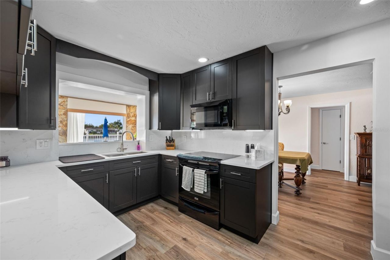 1822 Winchester Road N, Saint Petersburg, FL 33710 Photo