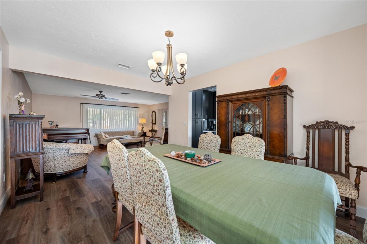 1822 Winchester Road N, Saint Petersburg, FL 33710 Photo