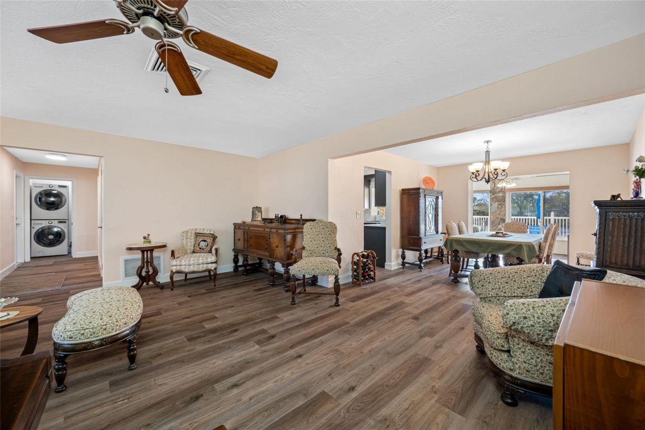 1822 Winchester Road N, Saint Petersburg, FL 33710 Photo