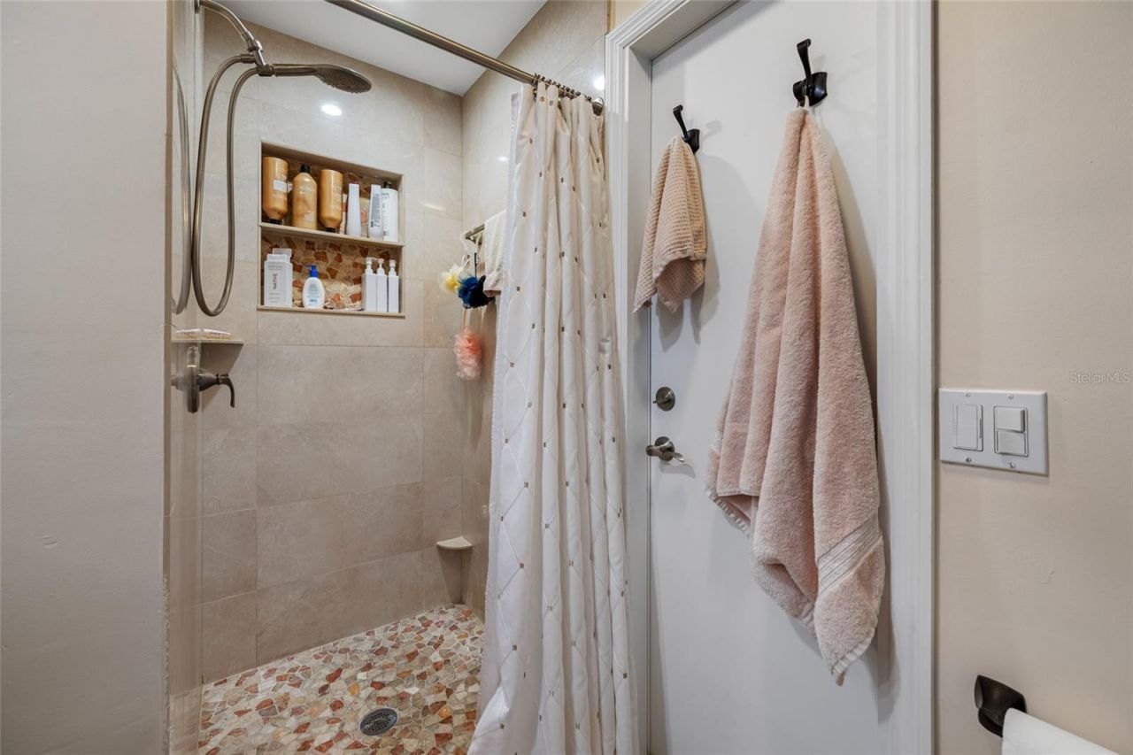 1822 Winchester Road N, Saint Petersburg, FL 33710 Photo