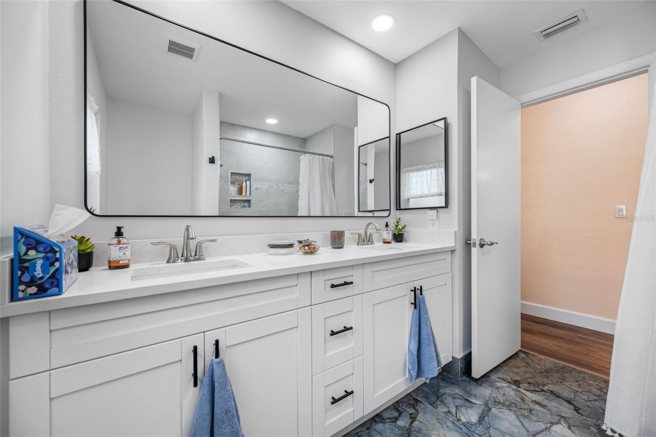 1822 Winchester Road N, Saint Petersburg, FL 33710 Photo