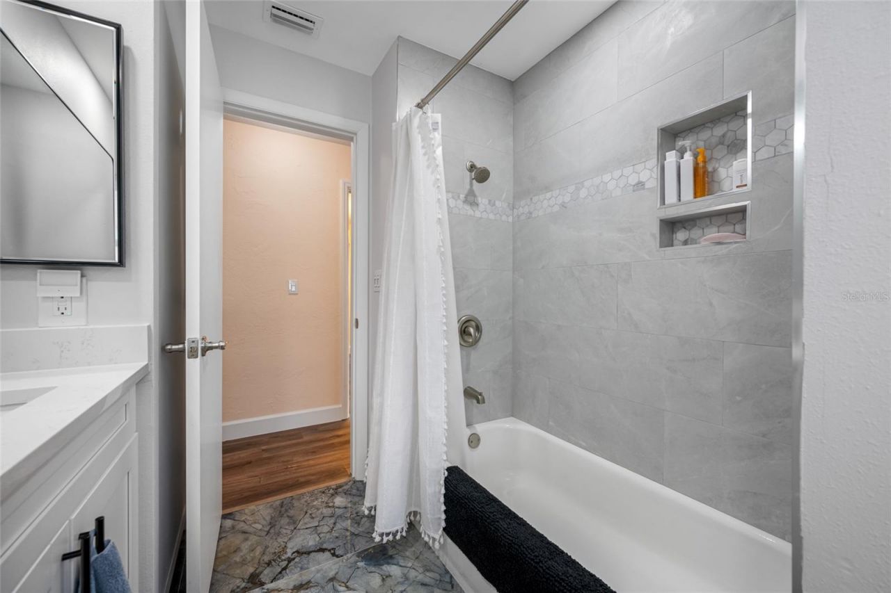 1822 Winchester Road N, Saint Petersburg, FL 33710 Photo