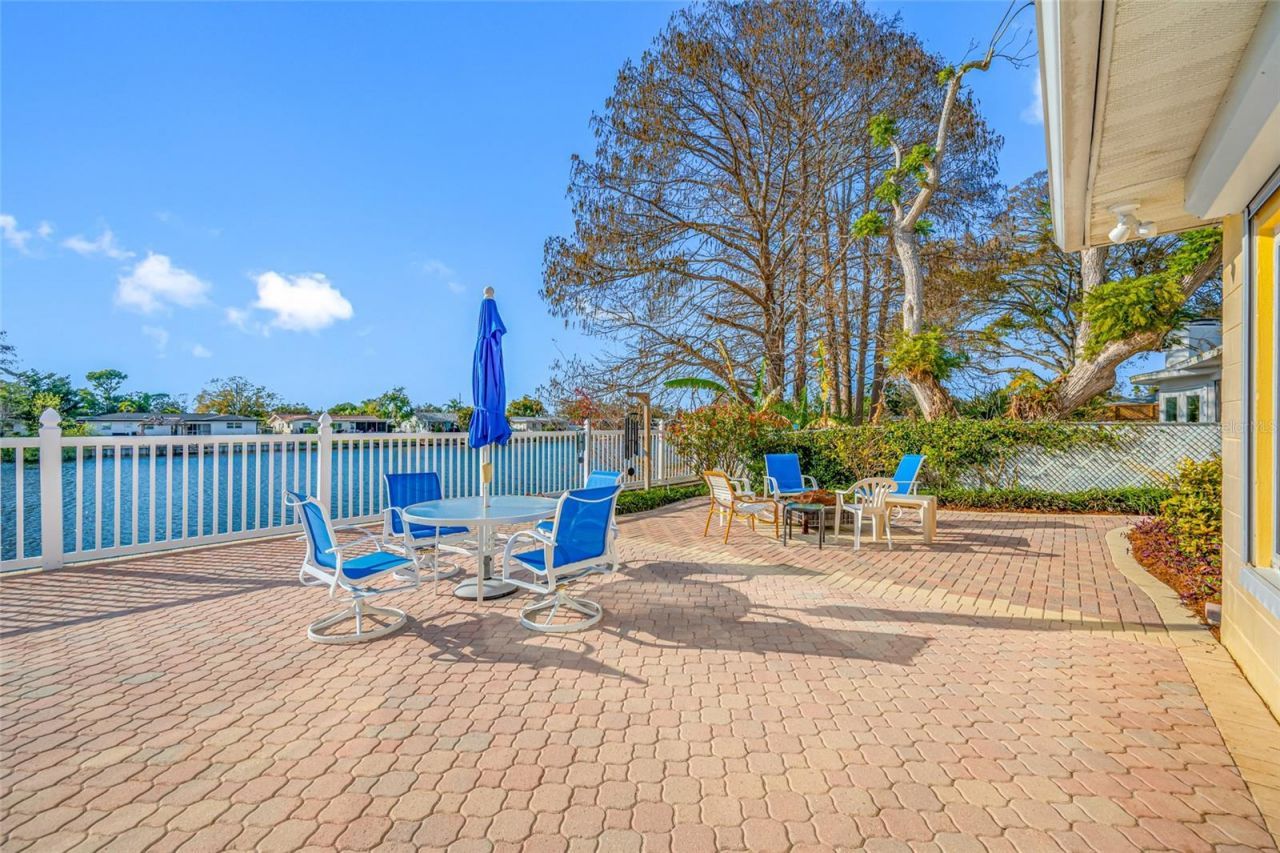 1822 Winchester Road N, Saint Petersburg, FL 33710 Photo