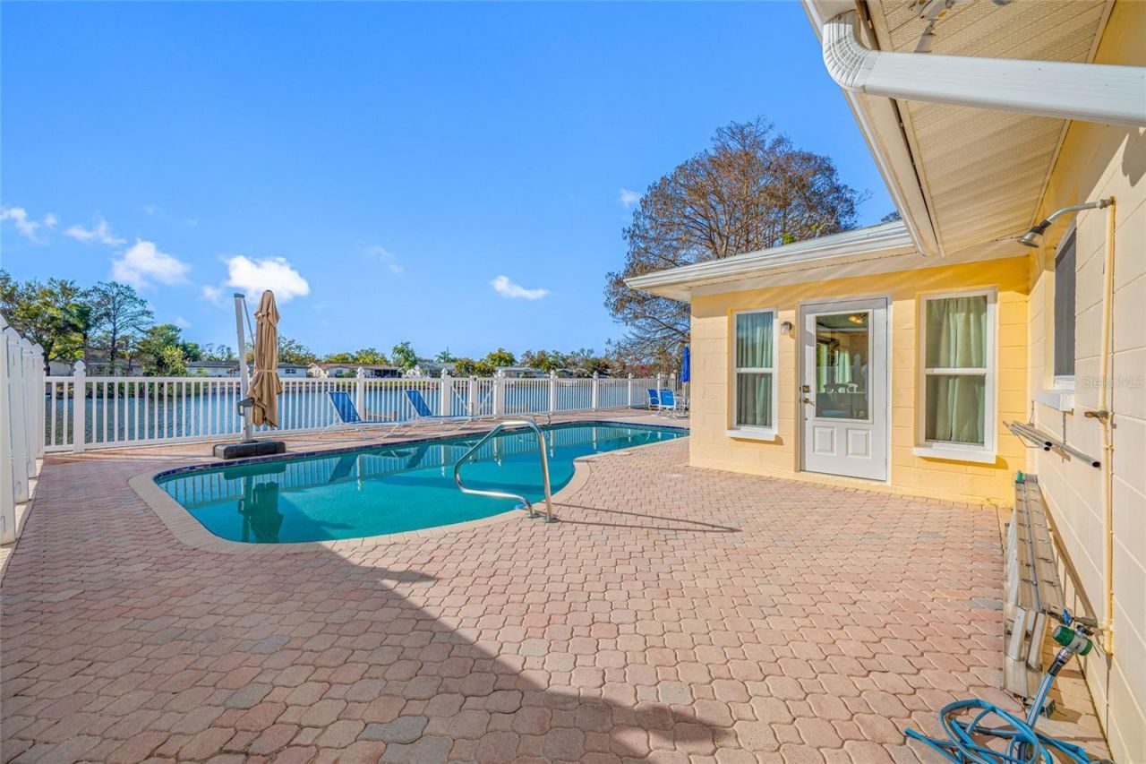 1822 Winchester Road N, Saint Petersburg, FL 33710 Photo