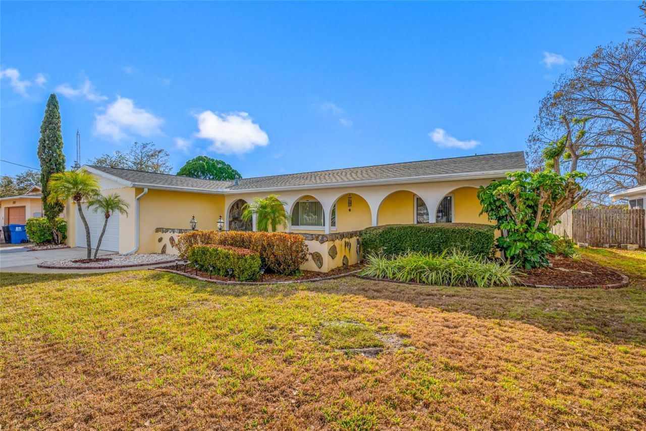 1822 Winchester Road N, Saint Petersburg, FL 33710 Photo