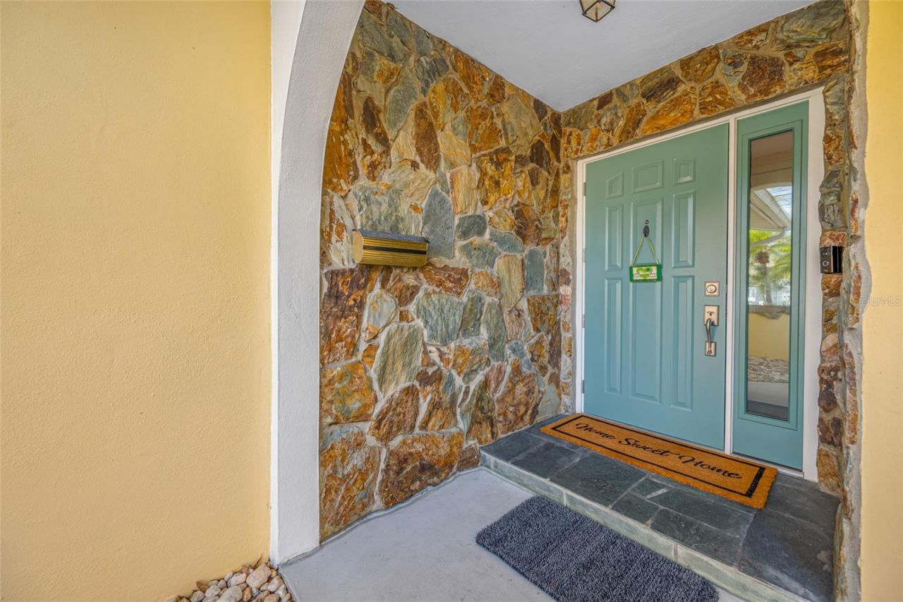 1822 Winchester Road N, Saint Petersburg, FL 33710 Photo