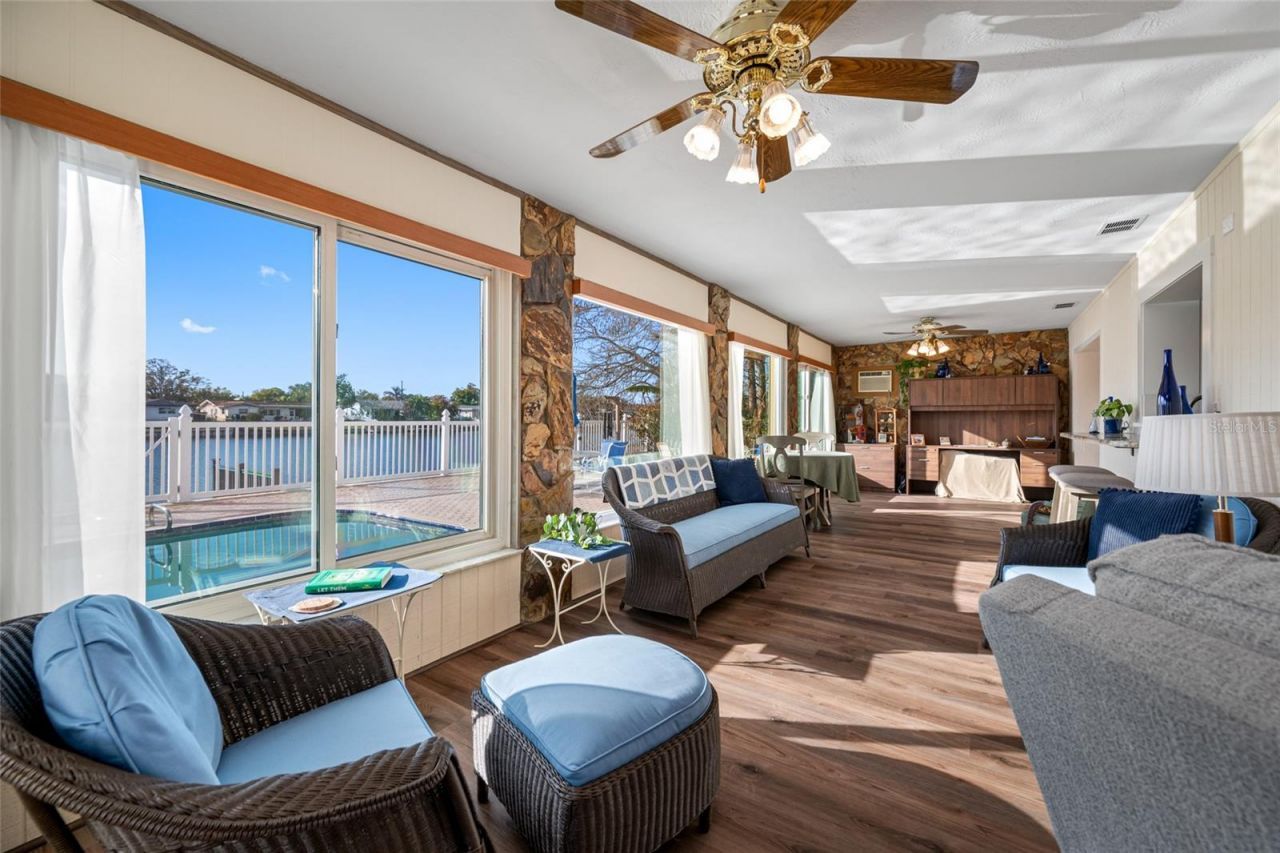 1822 Winchester Road N, Saint Petersburg, FL 33710 Photo