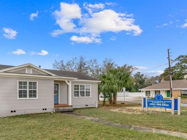 900 E ORANGE AVENUE, EUSTIS, FL 32726