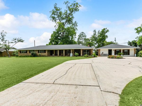 1011 Highway 1 South, Donaldsonville, LA 70346