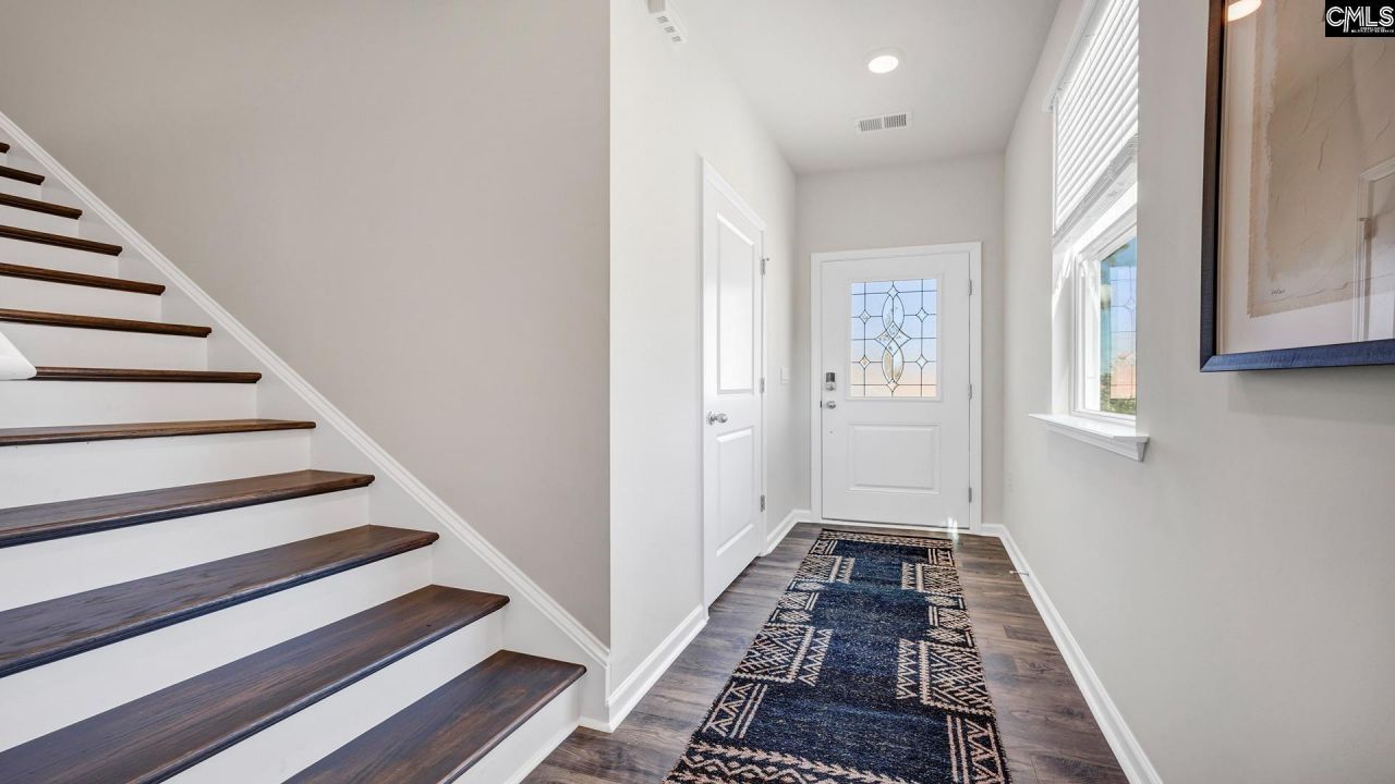 444 Leathertree Lane Photo 27