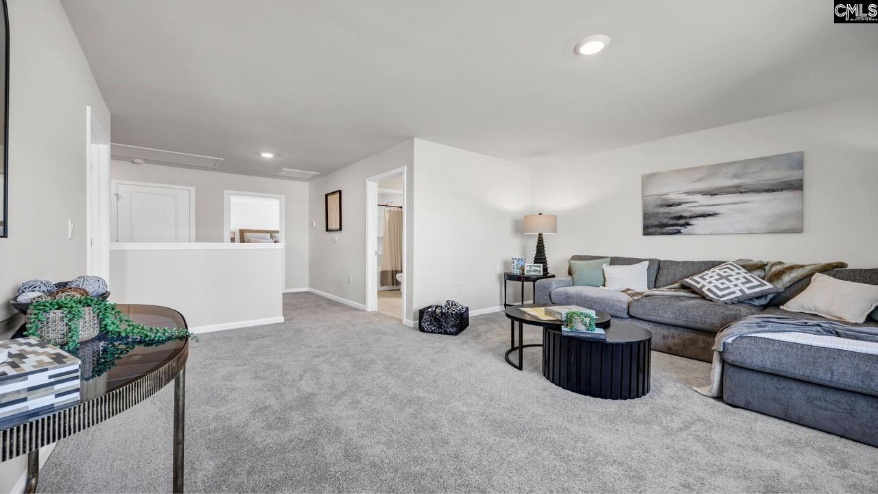 444 Leathertree Lane Photo 28