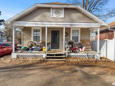 13 ROSENBERG Court, Pekin, IL 61554