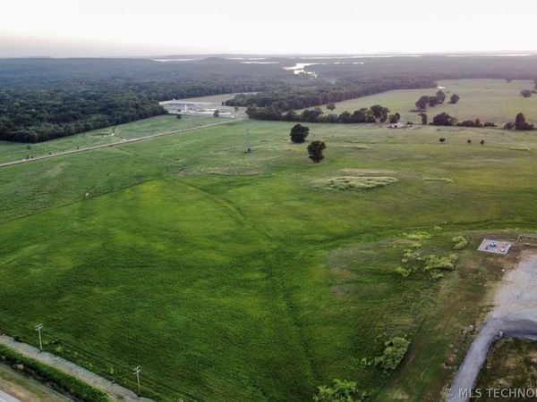 2875 S Kerr Boulevard , Sallisaw, OK 74955