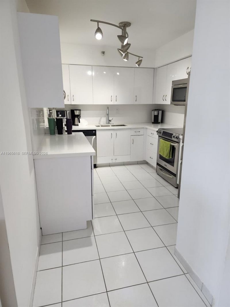 3530 Mystic Pointe Dr, Unit 2613, Aventura, FL 33180 Photo