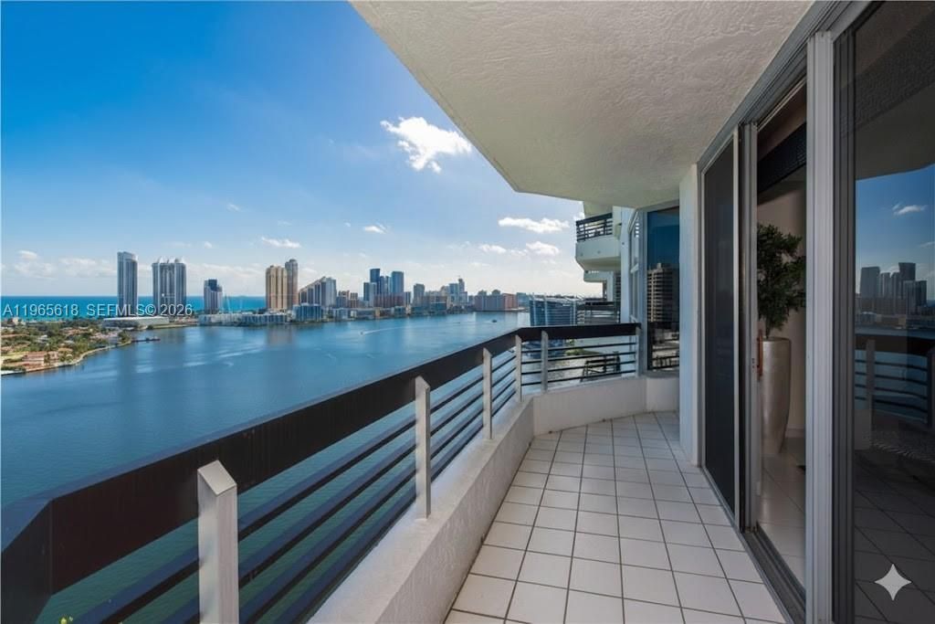 3530 Mystic Pointe Dr, Unit 2613, Aventura, FL 33180 Photo