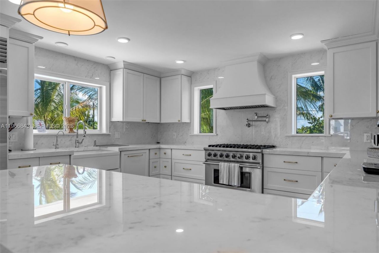 17 Poisonwood Rd, Key Largo, FL 33037 Photo