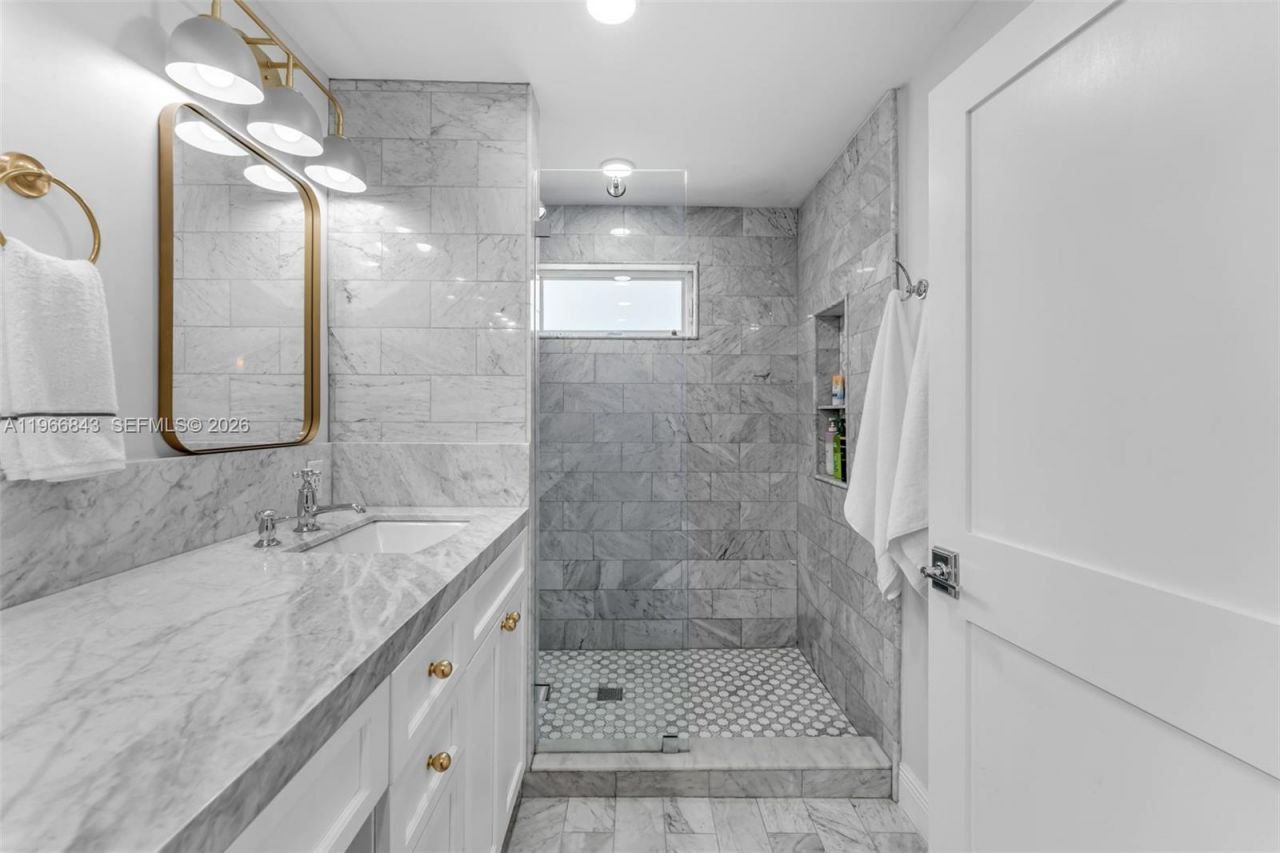 17 Poisonwood Rd, Key Largo, FL 33037 Photo