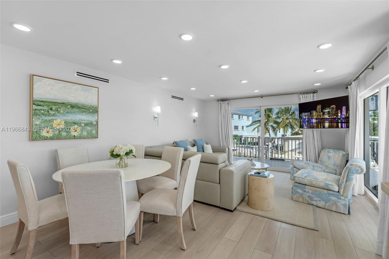 17 Poisonwood Rd, Key Largo, FL 33037 Photo