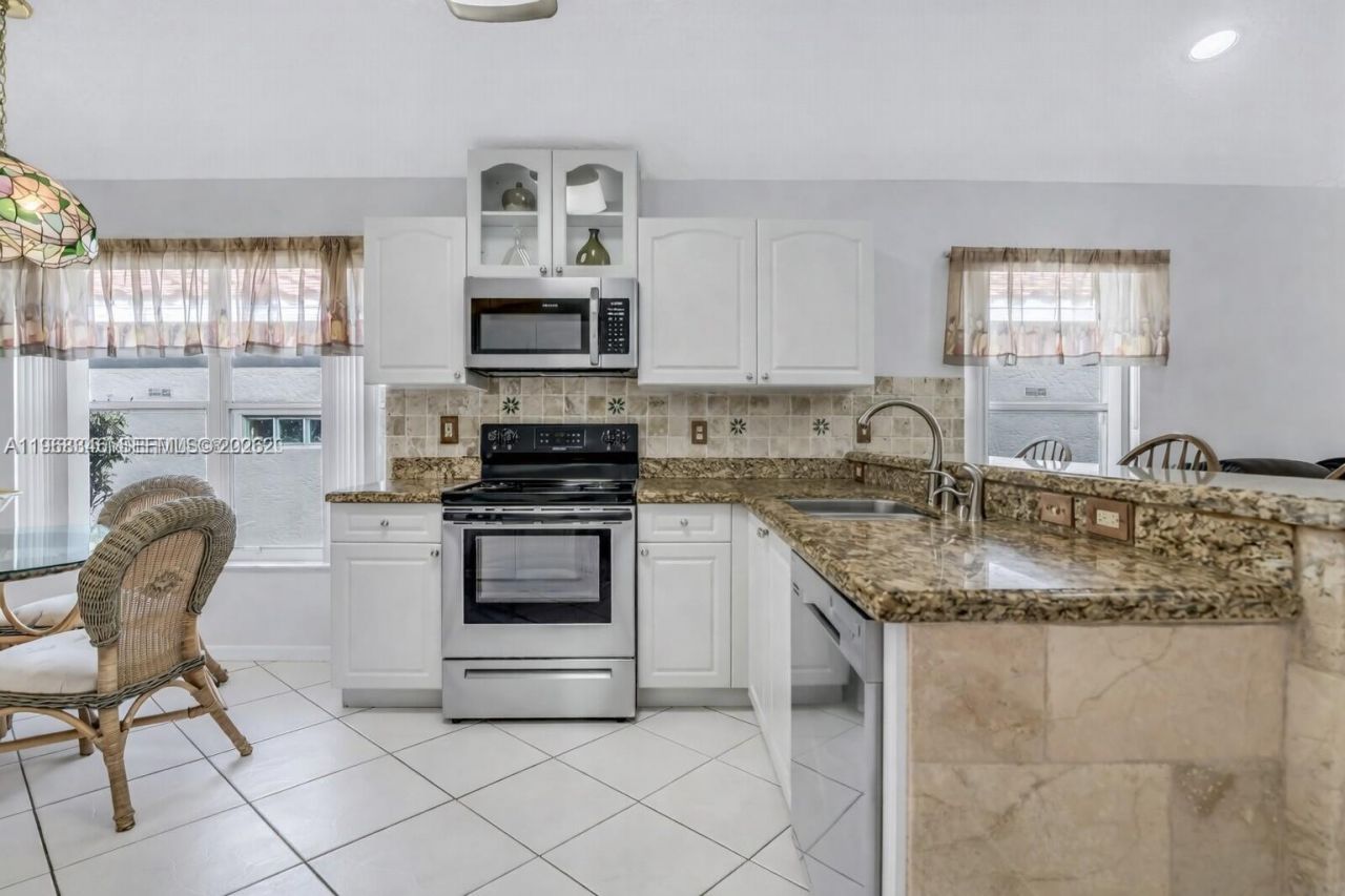 1391 SW 181st Ave, Pembroke Pines, FL 33029 Photo