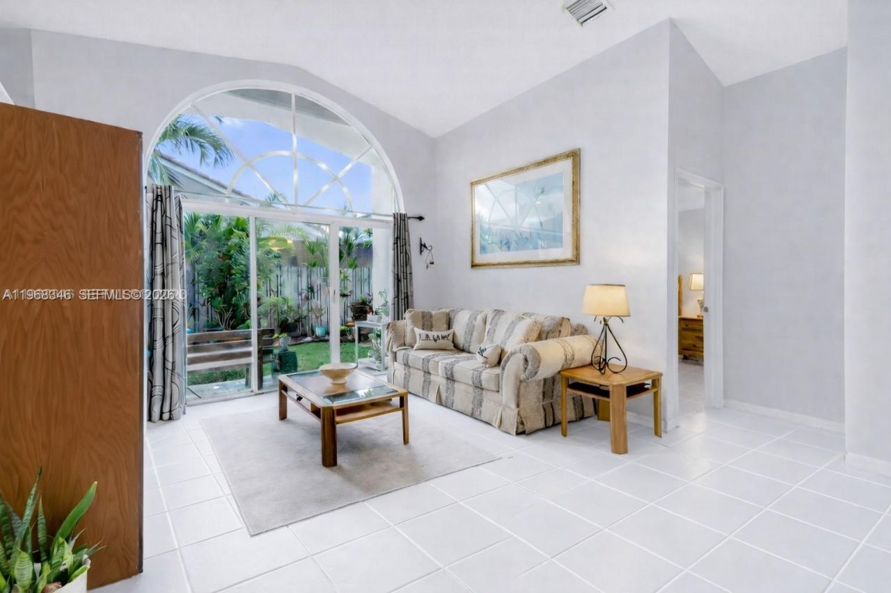 1391 SW 181st Ave, Pembroke Pines, FL 33029 Photo