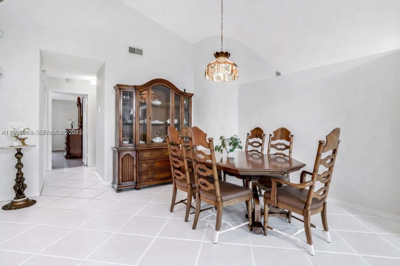 1391 SW 181st Ave, Pembroke Pines, FL 33029 Photo