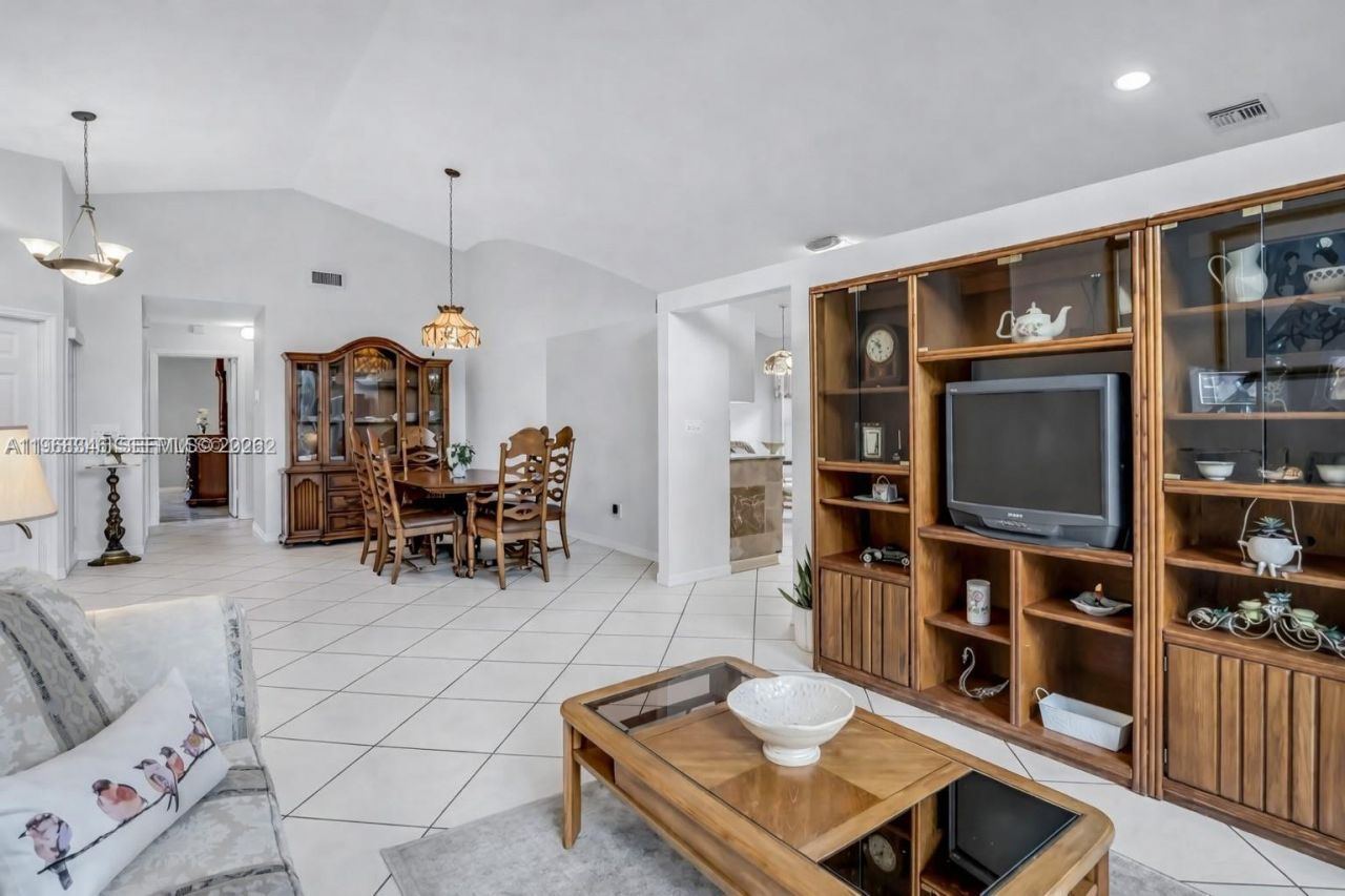 1391 SW 181st Ave, Pembroke Pines, FL 33029 Photo