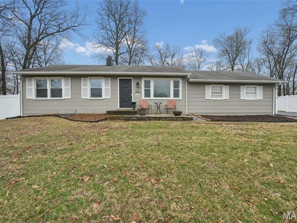 634 Parker Drive, Ballwin, MO 63021