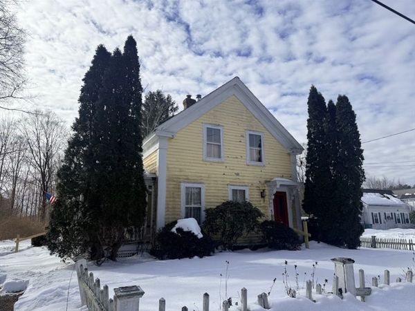 8 Maple Street, Upton, MA 01568