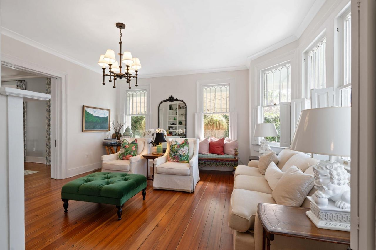 18 Logan Street Photo 16