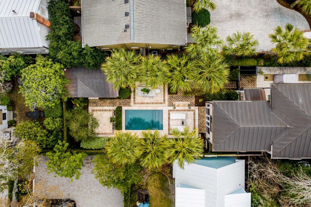 18 Logan Street Photo 30