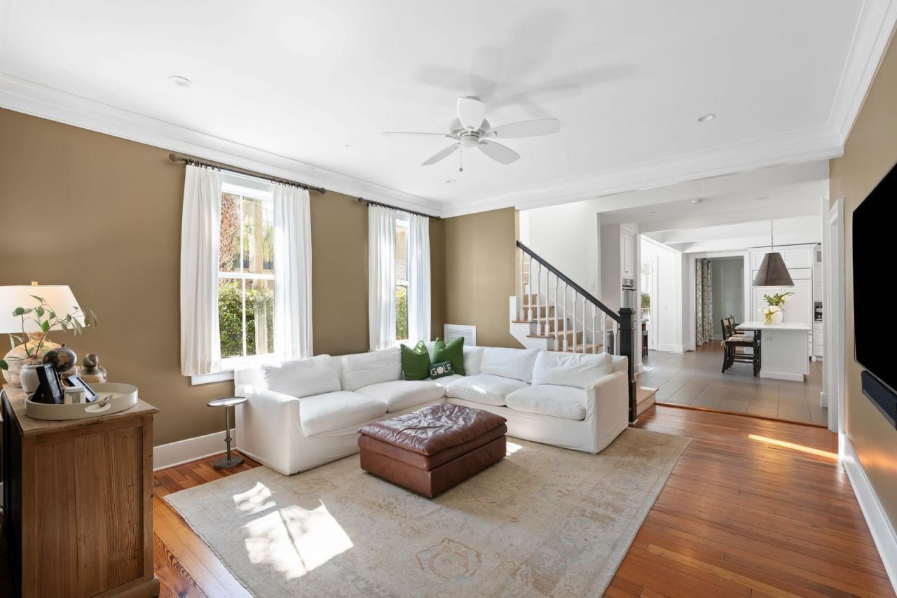 18 Logan Street Photo 34