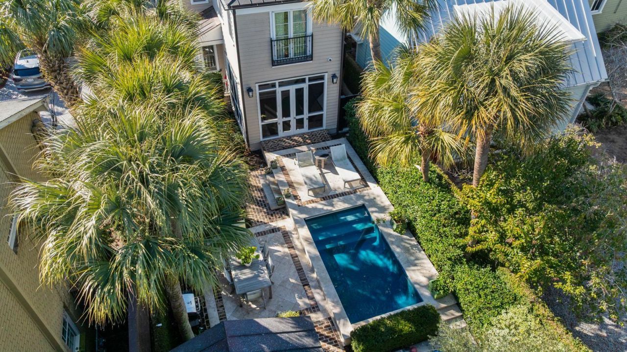 18 Logan Street Photo 36