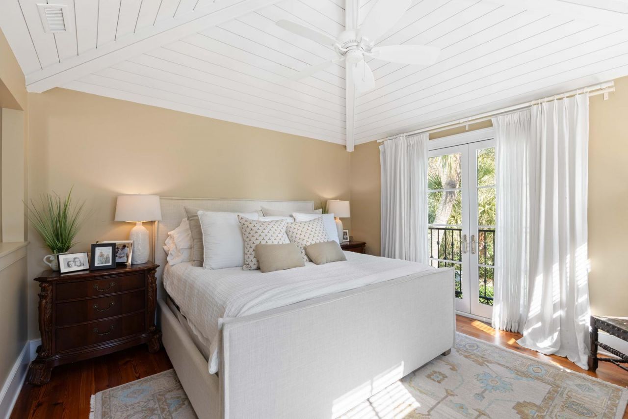 18 Logan Street Photo 38